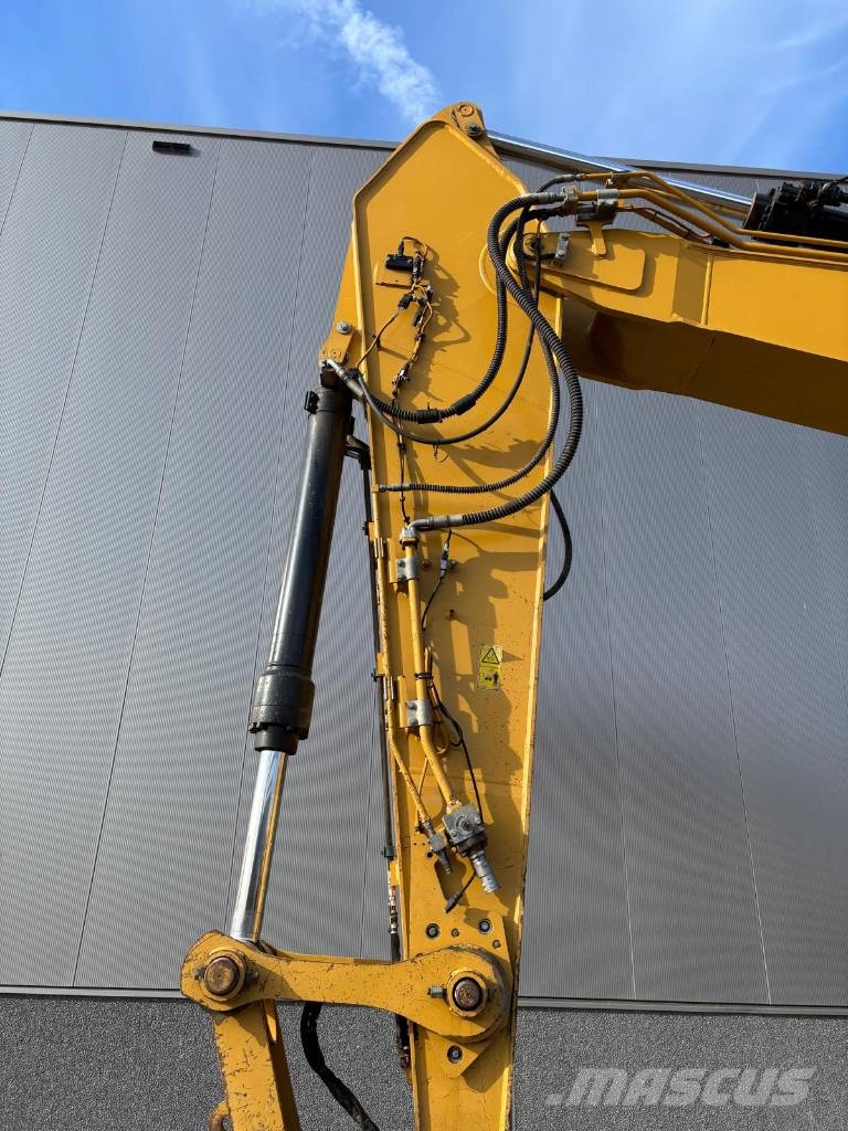 CAT 330 (NEXT GEN) Escavadoras de rastos