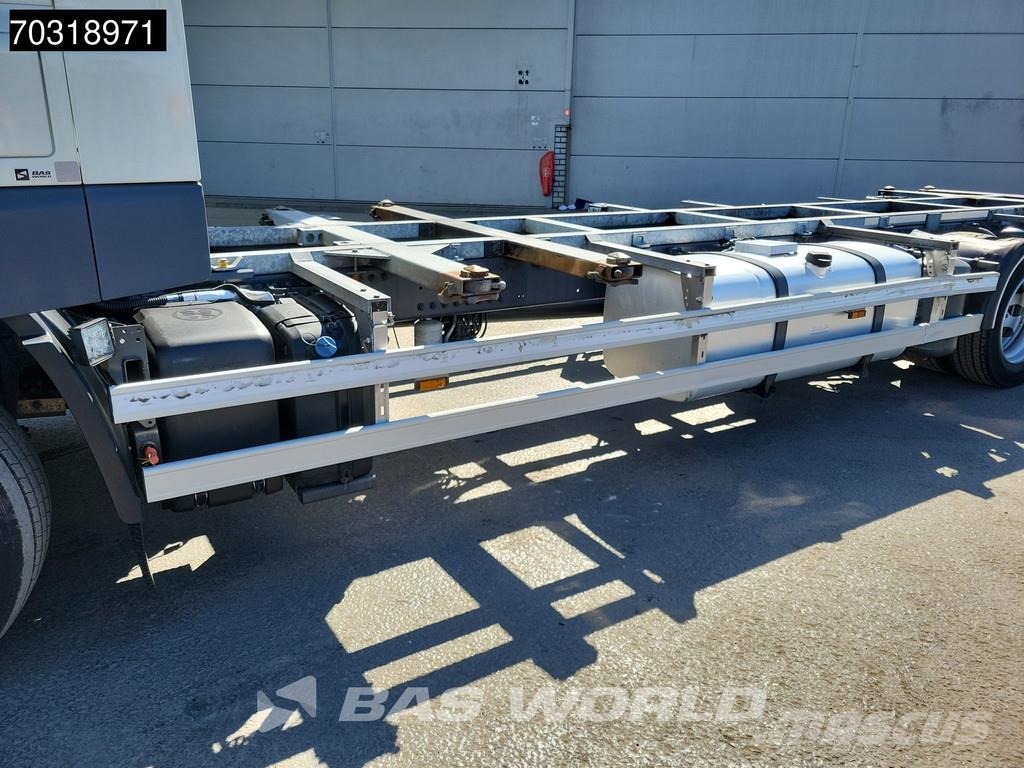 DAF CF 370 CF 4X2 NL-Truck APK BDF 2000kg Ladebordwand Camiones desmontables