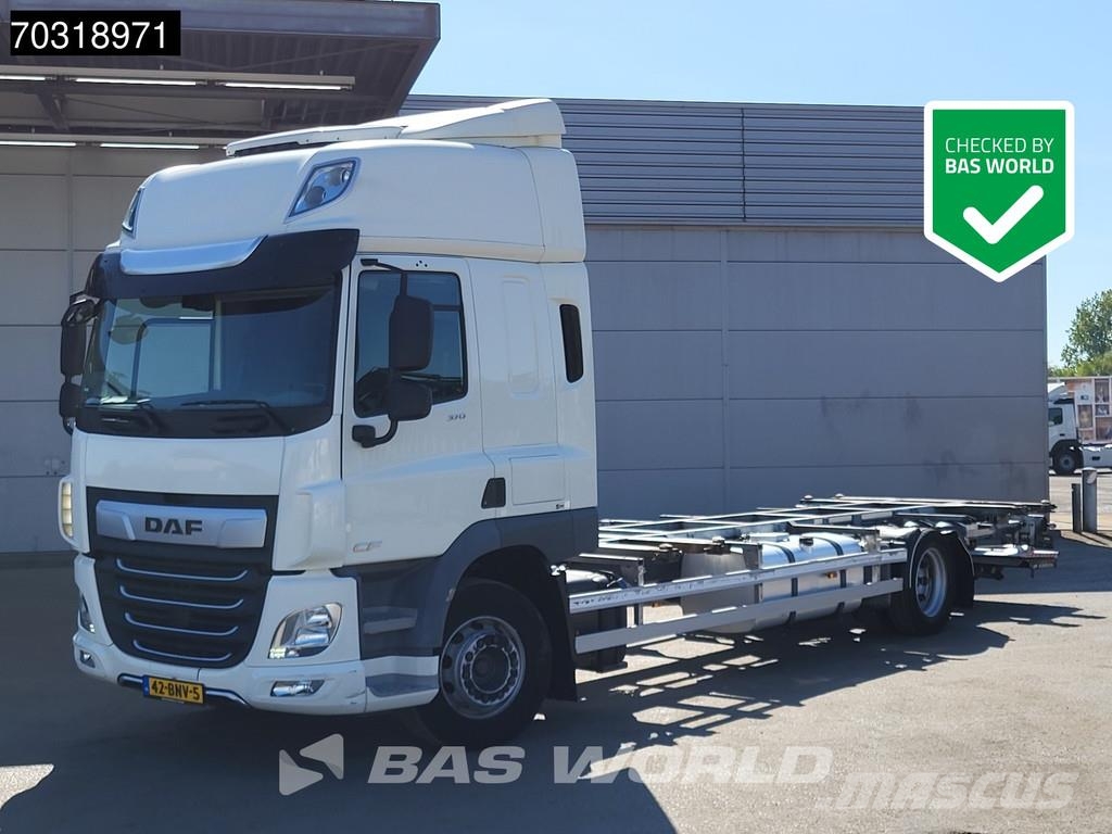 DAF CF 370 CF 4X2 NL-Truck APK BDF 2000kg Ladebordwand Camiones desmontables