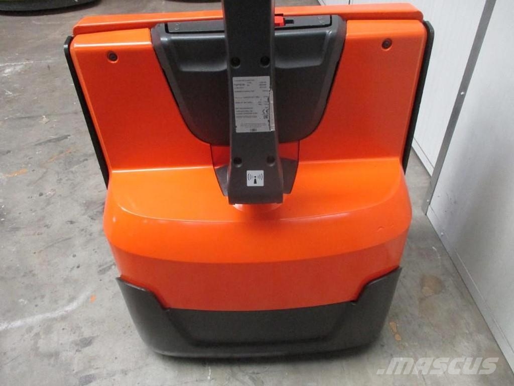 Toyota LWE140 Low lifter