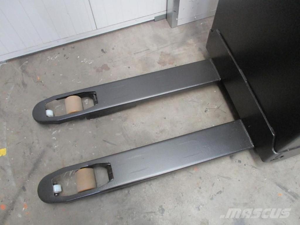 Toyota LWE140 Low lifter