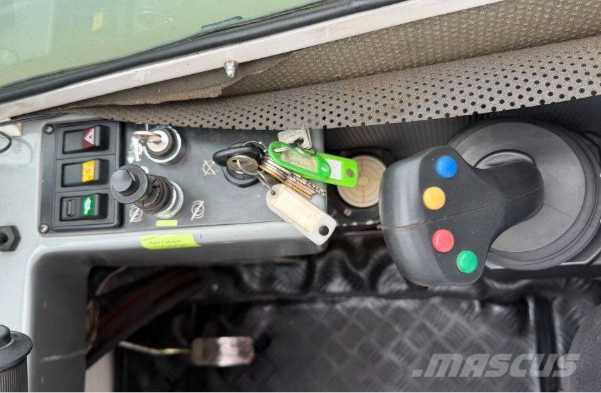 Marchetti Trio MG 12.28 Minikran Grúas todo terreno