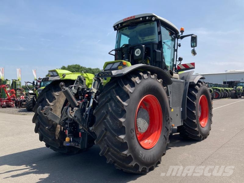 CLAAS XERION 4200 TRAC VC Tractoren