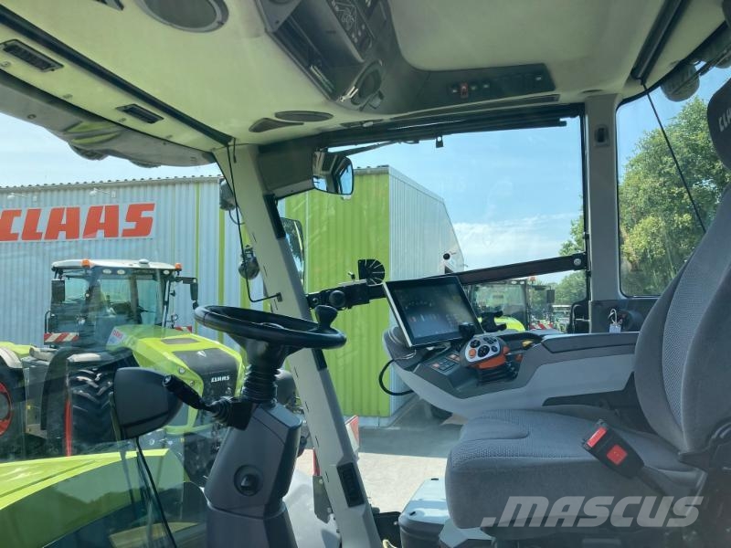 CLAAS XERION 4200 TRAC VC Tractoren