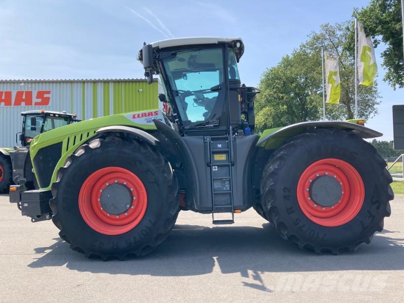CLAAS XERION 4200 TRAC VC Tractoren