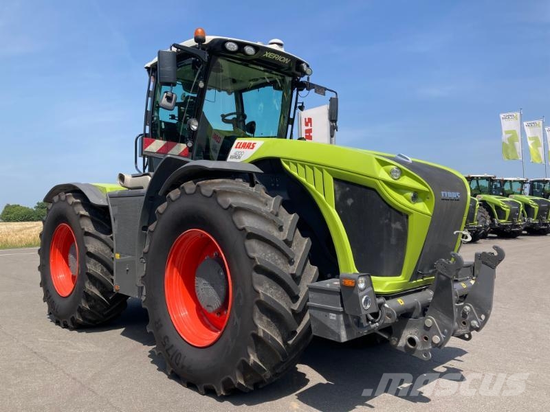 CLAAS XERION 4200 TRAC VC Tractoren