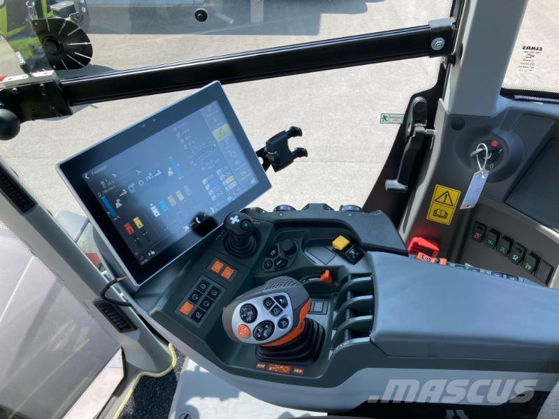 CLAAS XERION 4200 TRAC VC Tractoren
