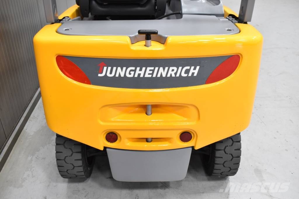 Jungheinrich EFG 320 N Electric forklifts