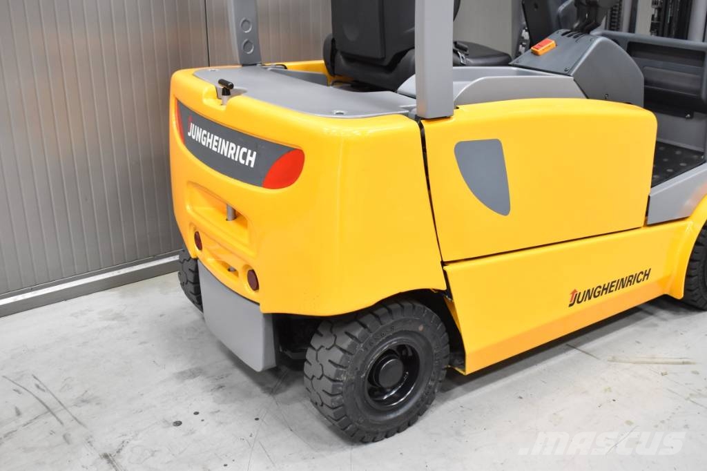 Jungheinrich EFG 320 N Electric forklifts