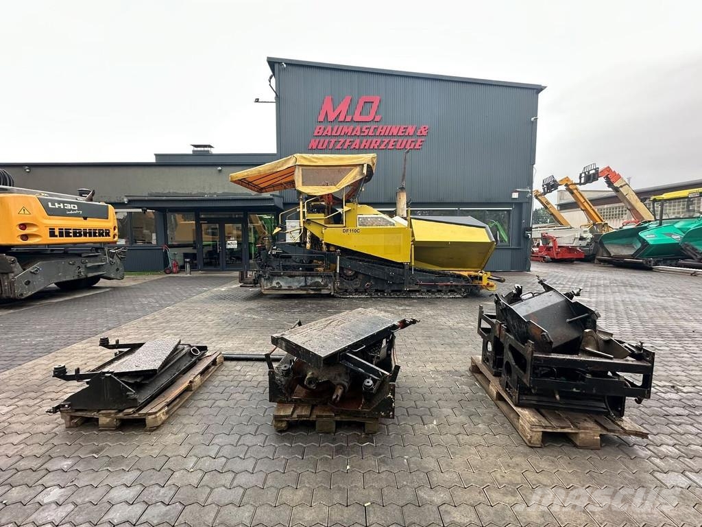 Demag DF 110 C Strassenfertiger