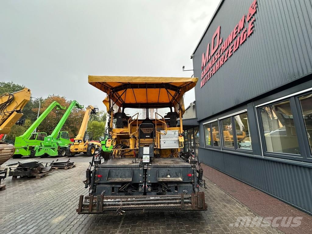 Demag DF 110 C Strassenfertiger