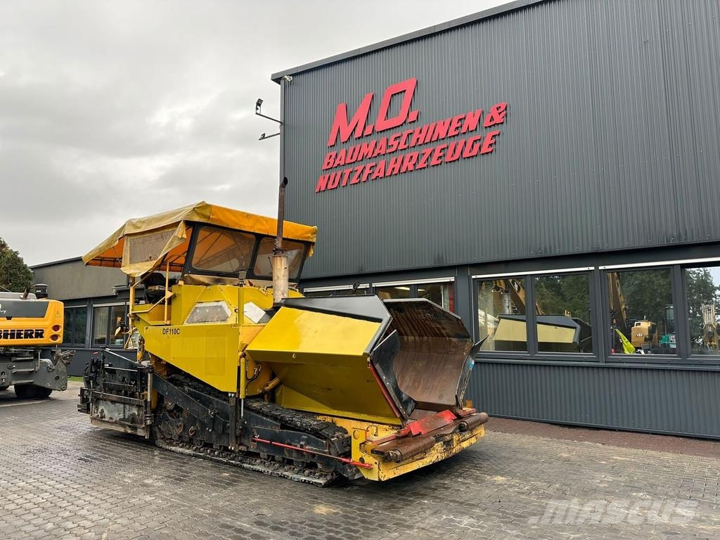 Demag DF 110 C Strassenfertiger