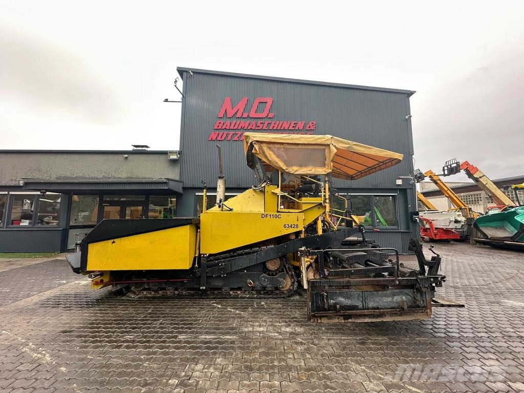 Demag DF 110 C Strassenfertiger
