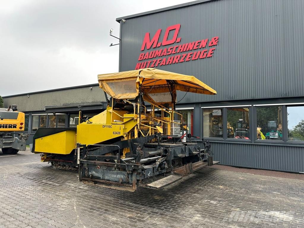 Demag DF 110 C Strassenfertiger