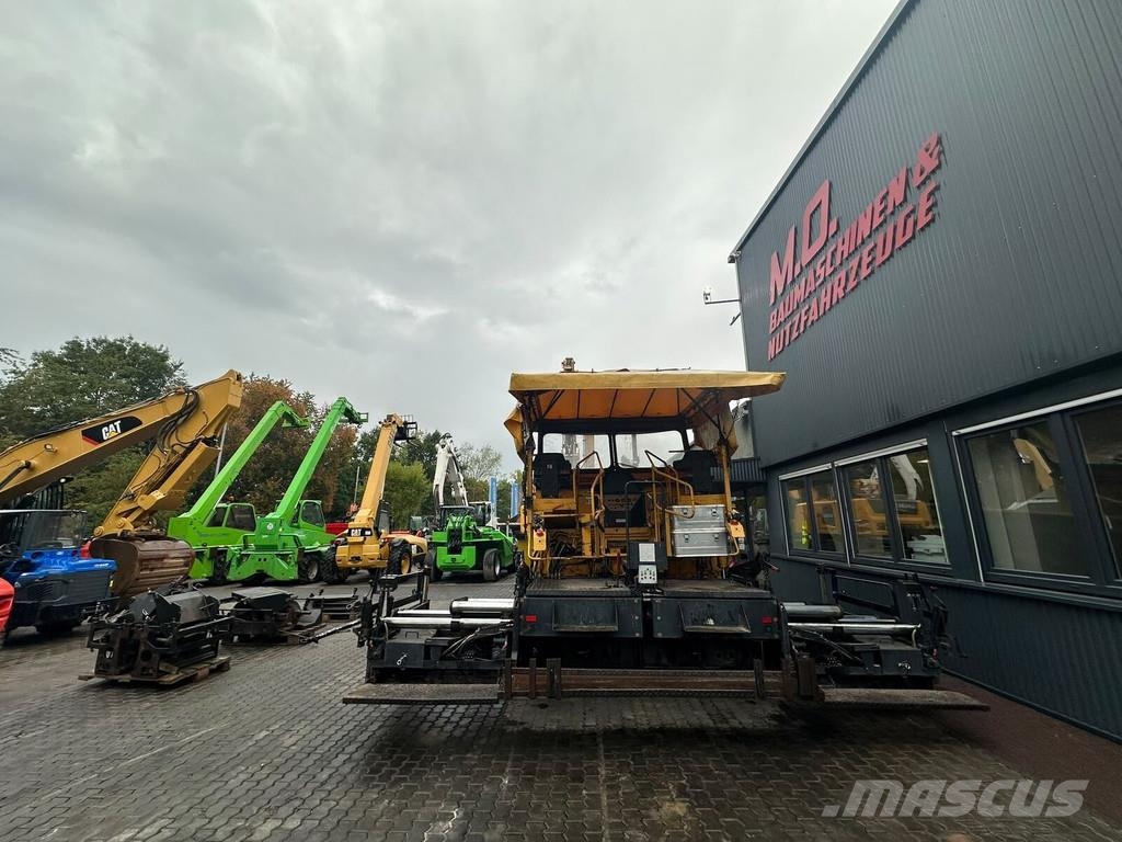 Demag DF 110 C Strassenfertiger