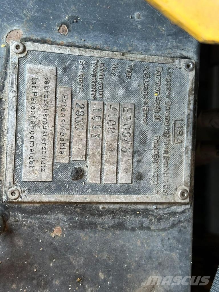 Demag DF 110 C Strassenfertiger