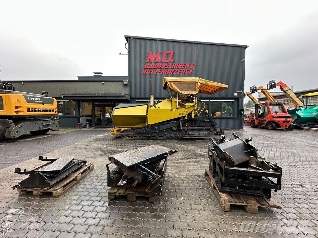 Demag DF 110 C Strassenfertiger