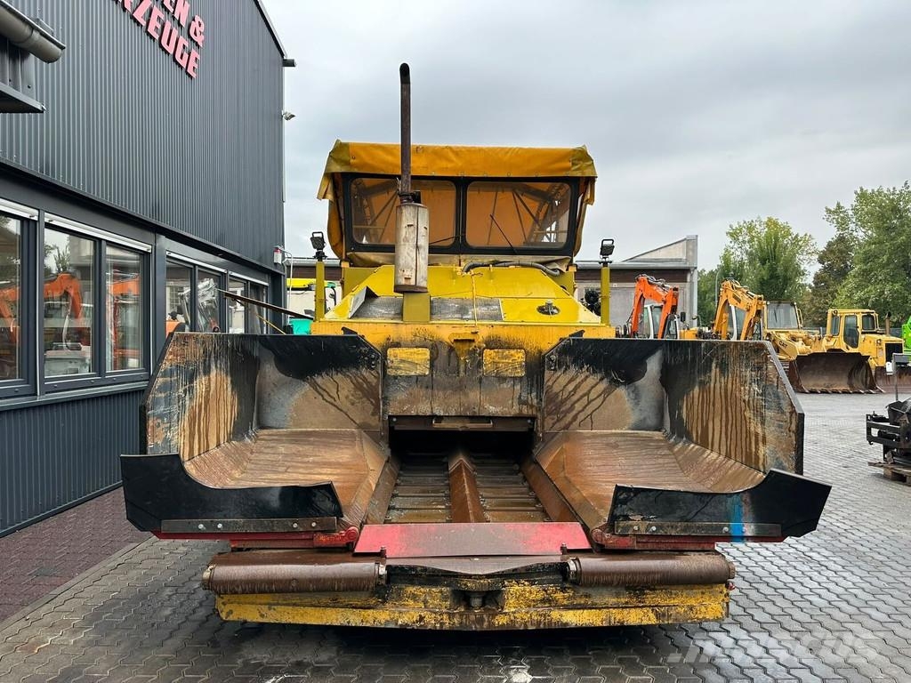 Demag DF 110 C Strassenfertiger