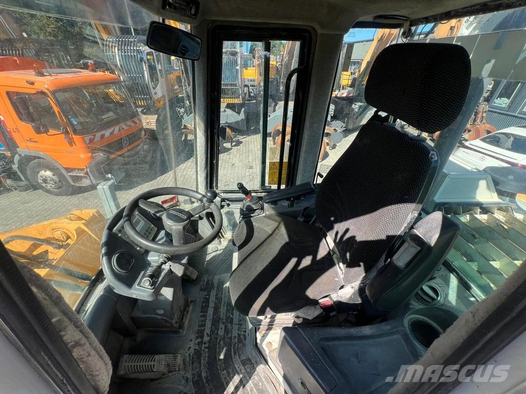 Liebherr L538 / ZSA Pale gommate