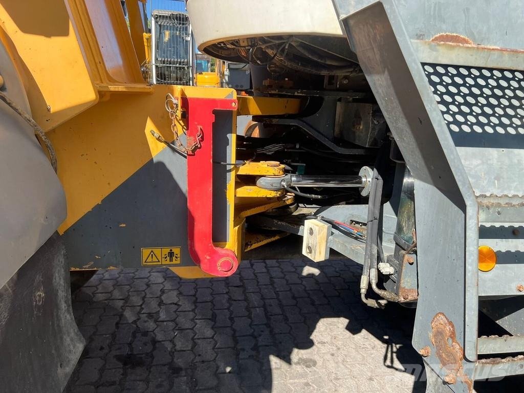 Liebherr L538 / ZSA Pale gommate