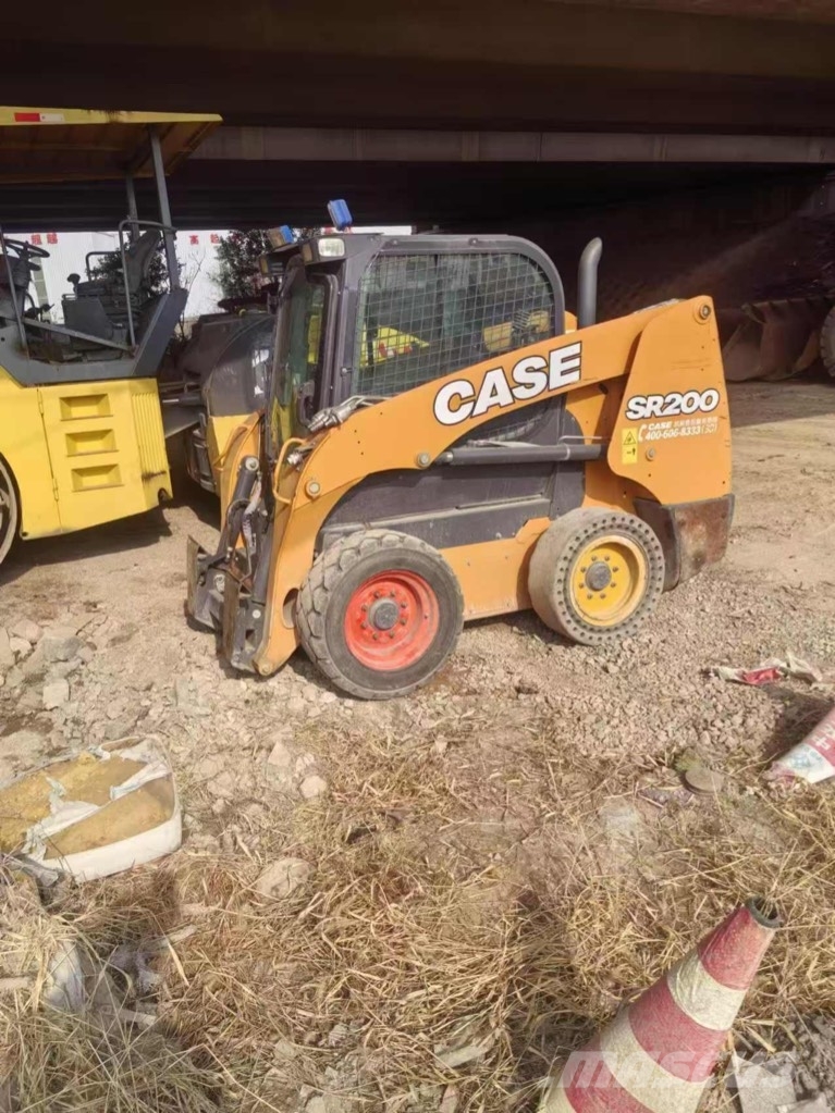 CASE SR 200 Φορτωτάκια