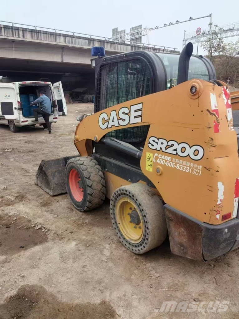 CASE SR 200 Φορτωτάκια