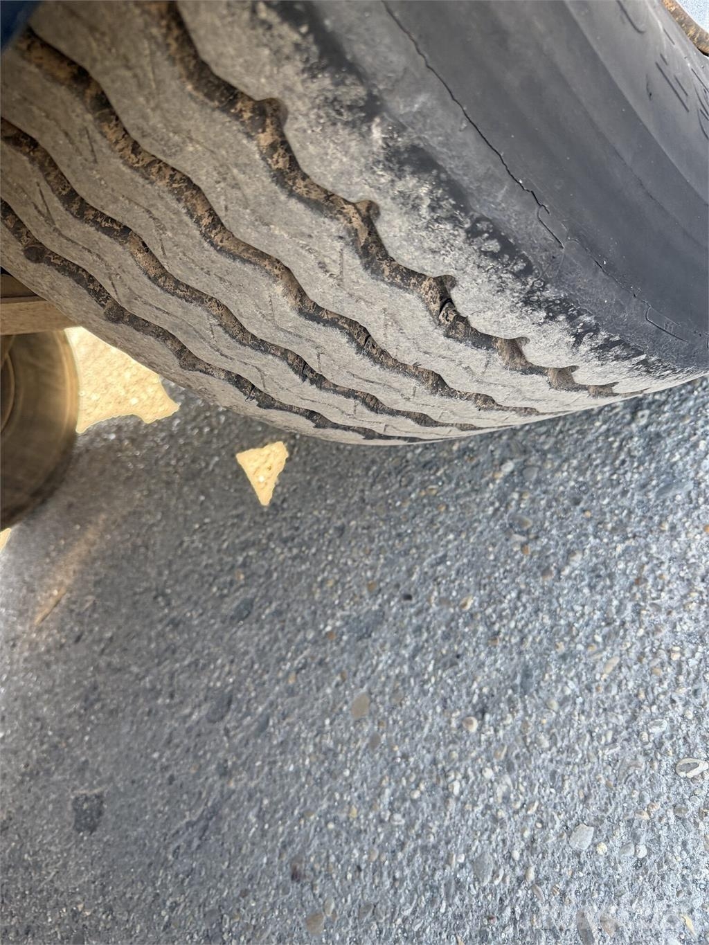VIN 486 - ZASLAW TRAILIS STEEL 25 klanicový náves VIN Nosači