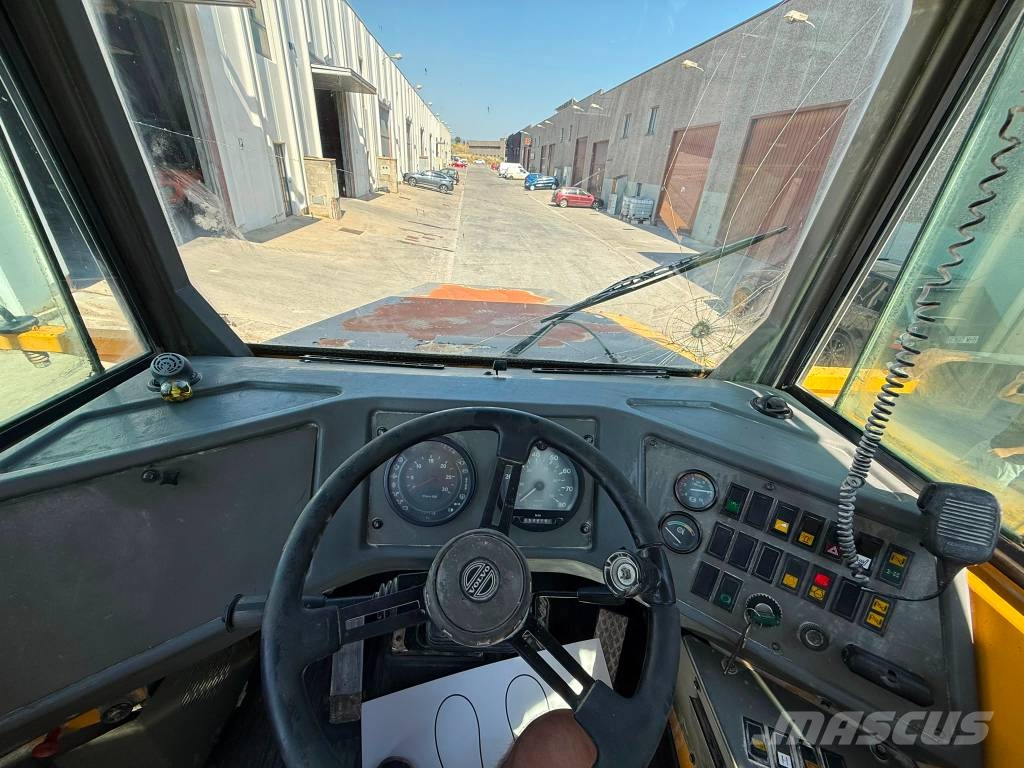 Volvo A35C **AVERÍA CAMBIO** Шарнирно-сочленённые самосвалы