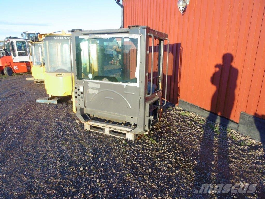 Hytt Volvo L60F Кабины и интерьер