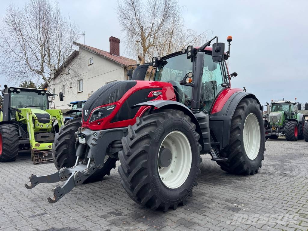 Valtra T234 VERSU Traktory