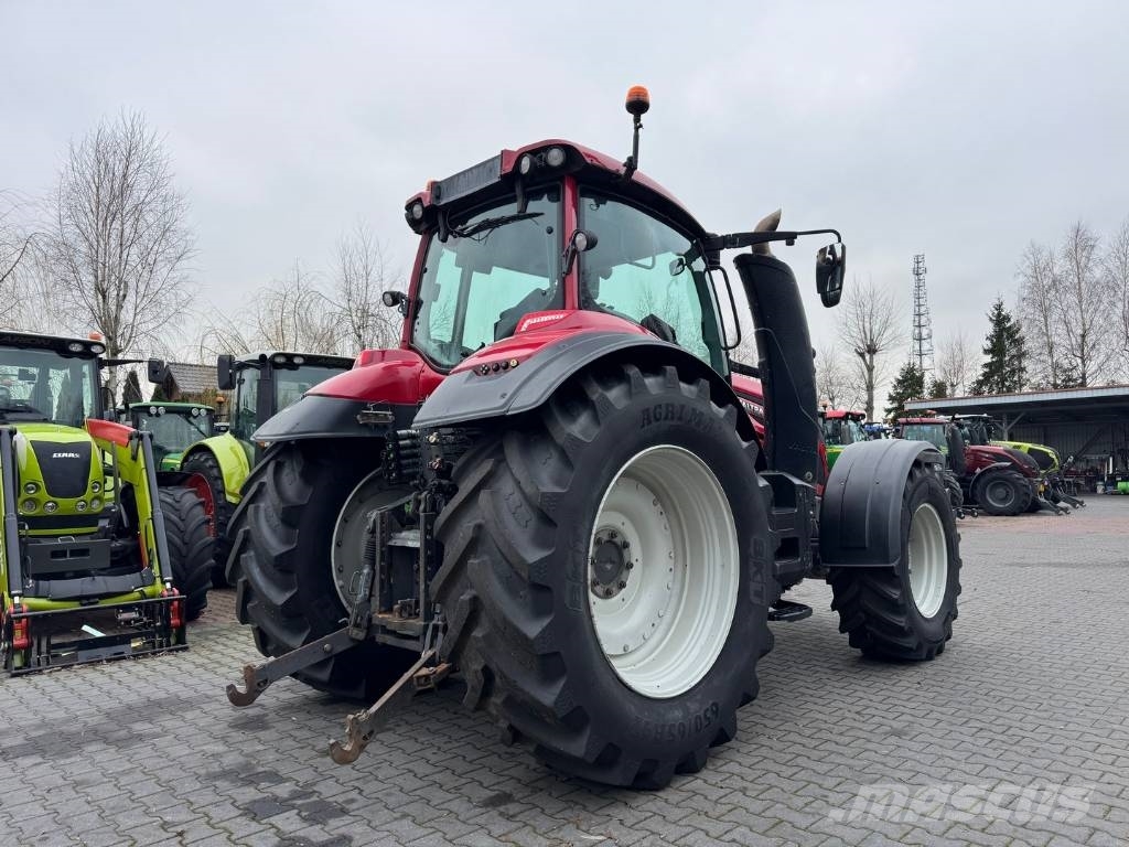 Valtra T234 VERSU Traktory