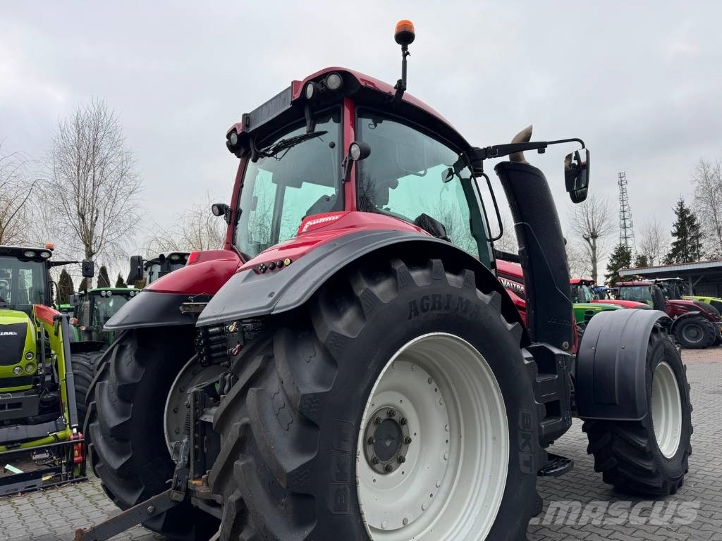 Valtra T234 VERSU Traktory