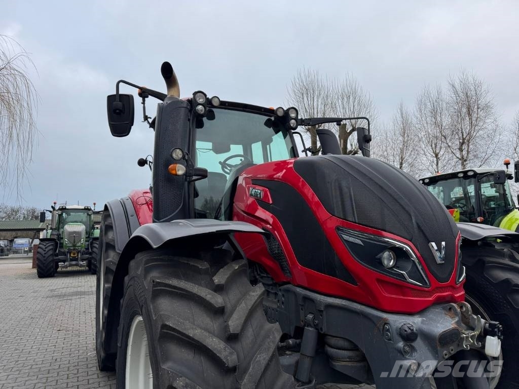 Valtra T234 VERSU Traktory