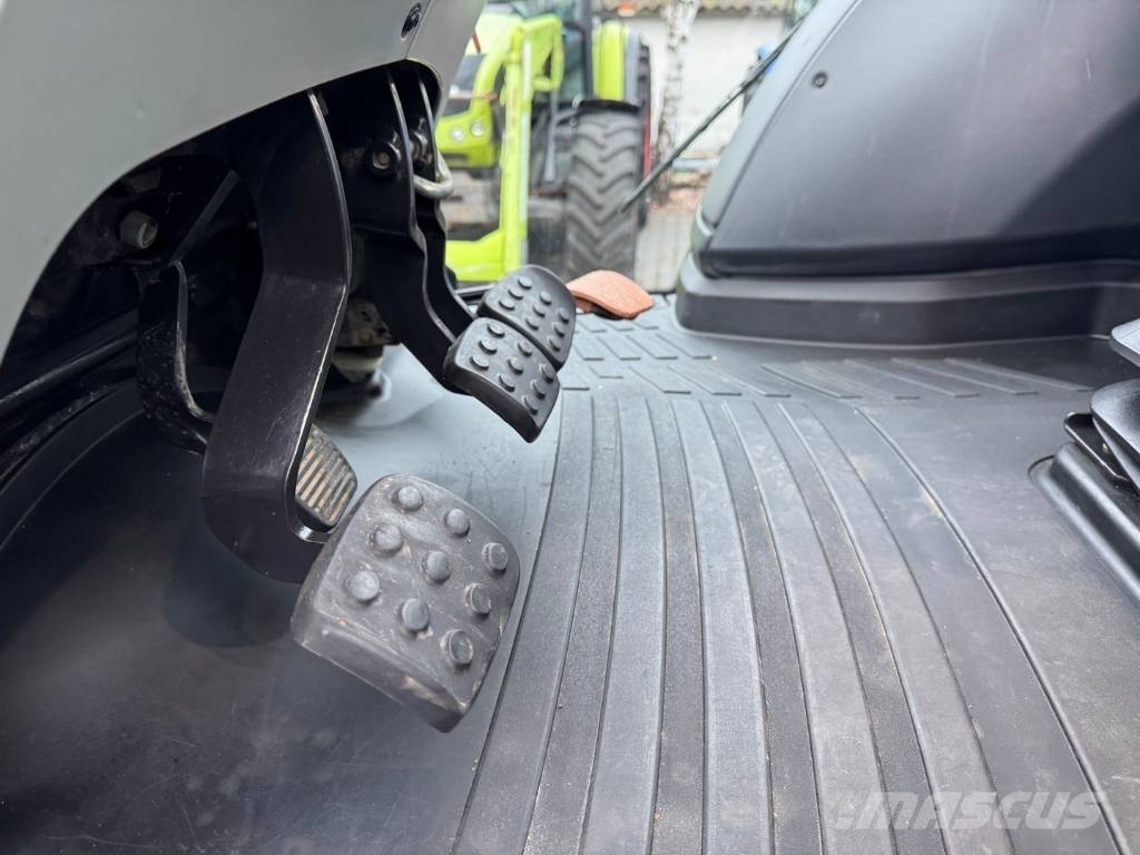Valtra T234 VERSU Traktory