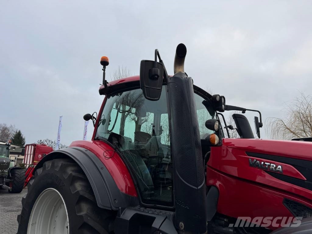 Valtra T234 VERSU Traktory