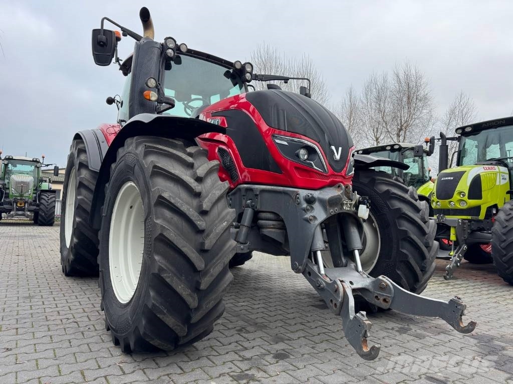 Valtra T234 VERSU Traktory