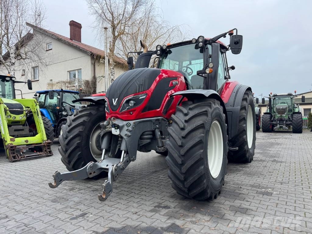 Valtra T234 VERSU Traktory