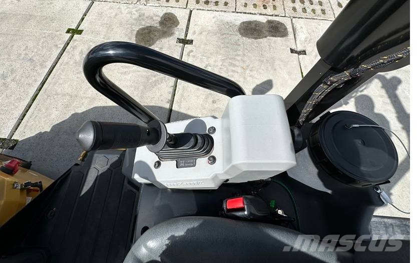 CAT CB 2.5 GC Çift tamburlu silindirler