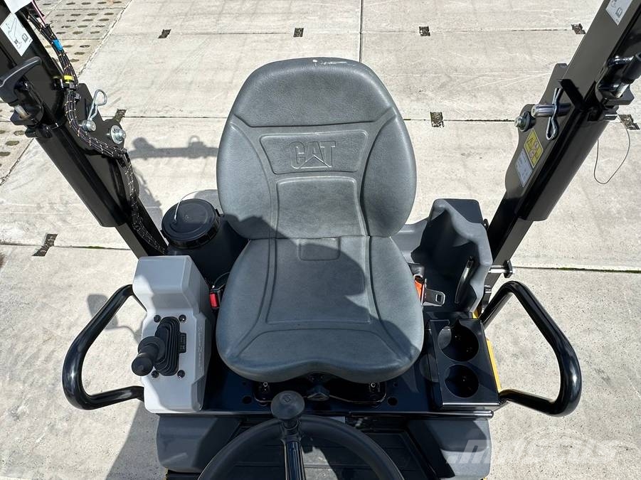 CAT CB 2.5 GC Çift tamburlu silindirler