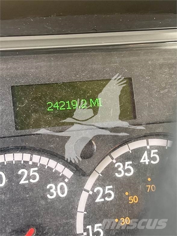 Freightliner BUSINESS CLASS M2 106 건설 장비 - 기타