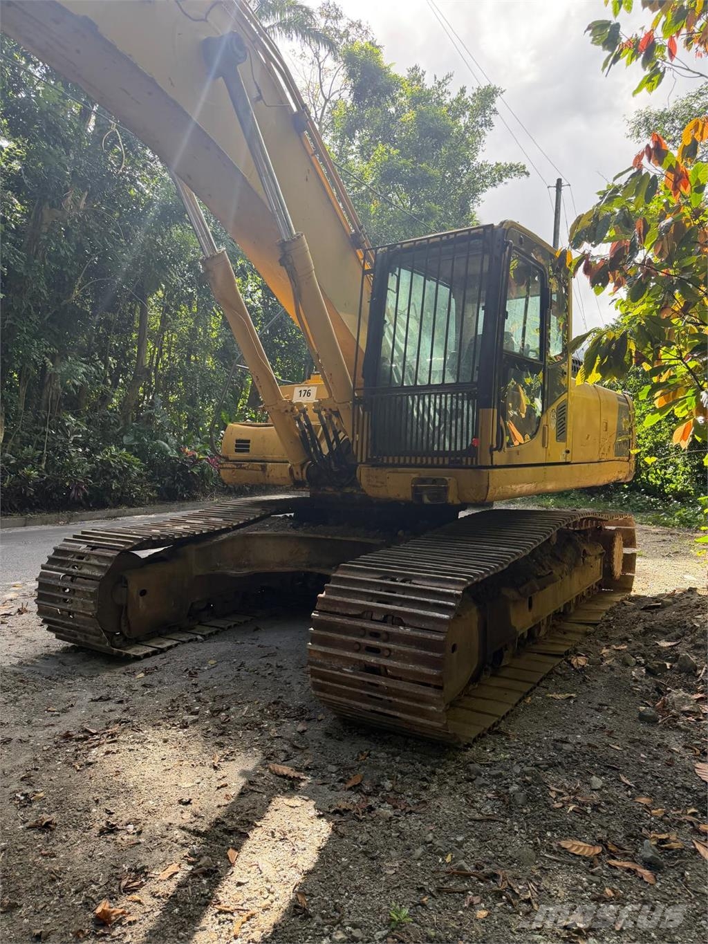 Komatsu PC350LC-8 حفارات زحافة