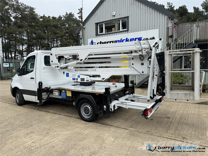 Mercedes-Benz SPRINTER 卡車裝載高空作業車