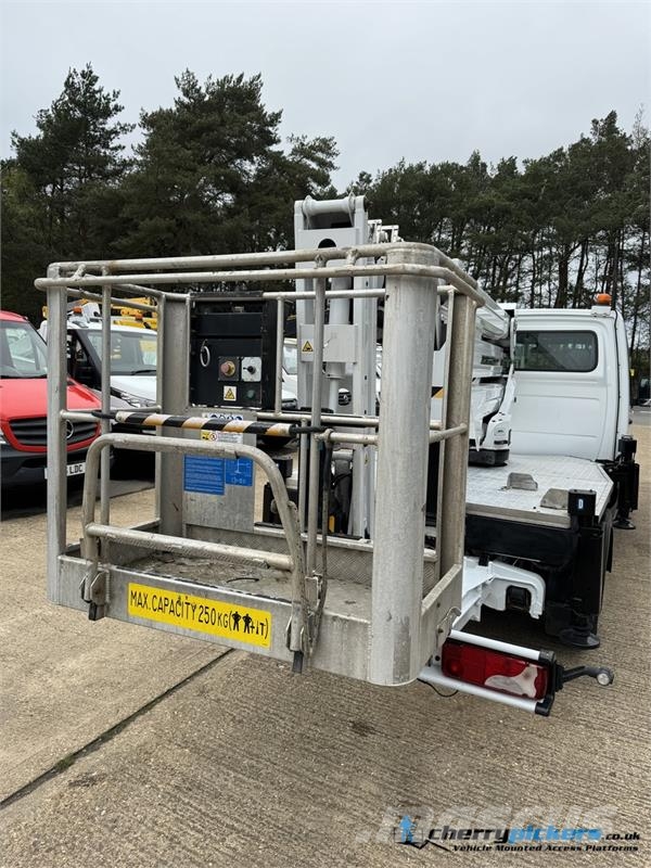Mercedes-Benz SPRINTER 卡車裝載高空作業車