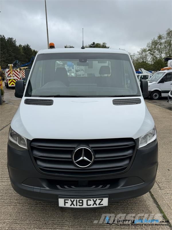Mercedes-Benz SPRINTER 卡車裝載高空作業車