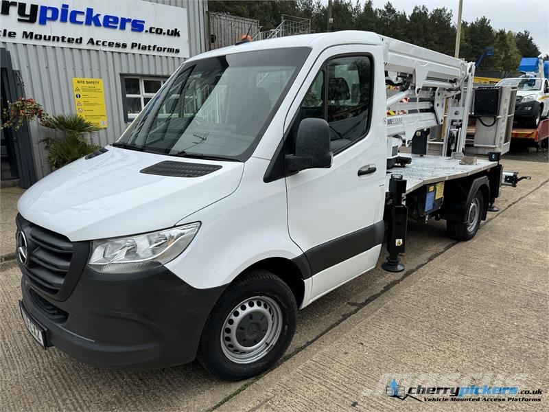 Mercedes-Benz SPRINTER 卡車裝載高空作業車
