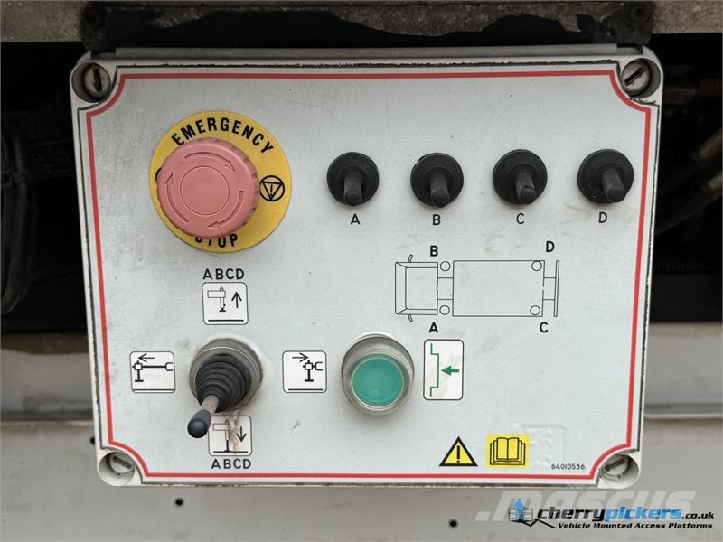 Mercedes-Benz SPRINTER 卡車裝載高空作業車