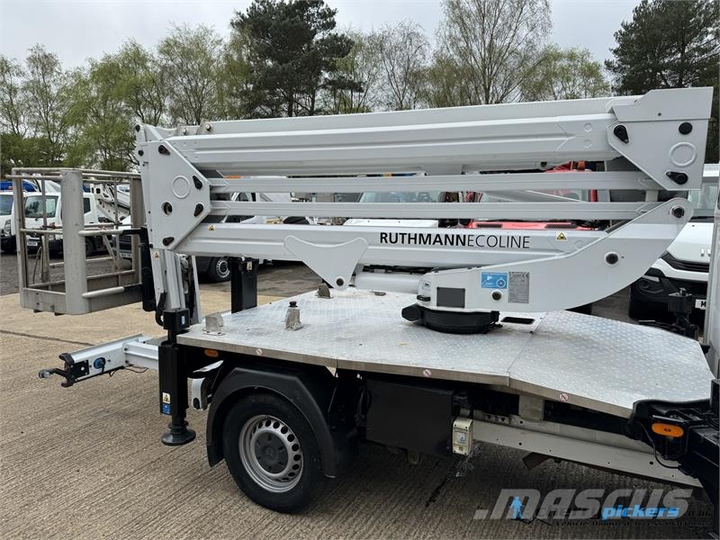 Mercedes-Benz SPRINTER 卡車裝載高空作業車