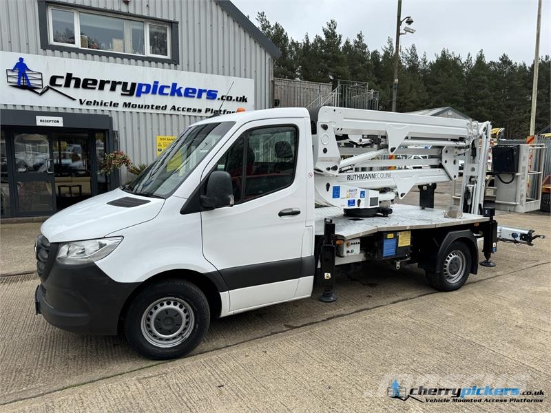 Mercedes-Benz SPRINTER 卡車裝載高空作業車