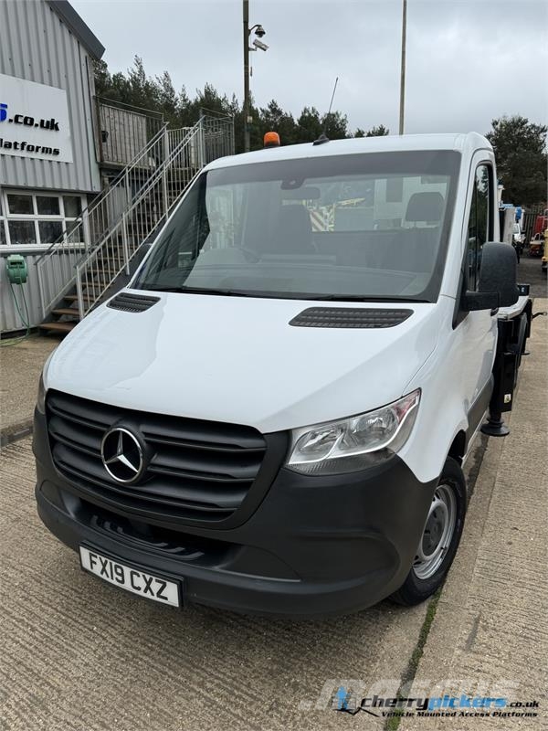 Mercedes-Benz SPRINTER 卡車裝載高空作業車