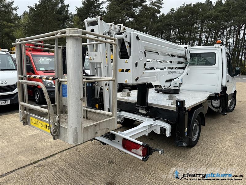 Mercedes-Benz SPRINTER 卡車裝載高空作業車